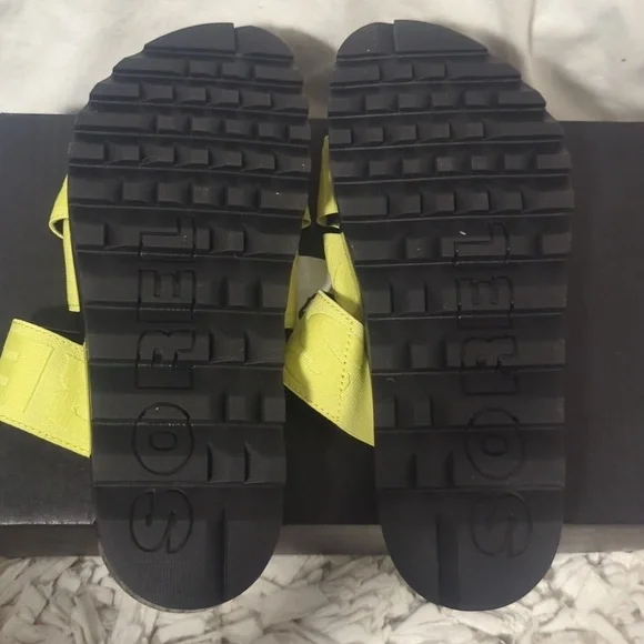 NWT Sorel Roaming yellow strap platform sandals - Picture 8 of 12